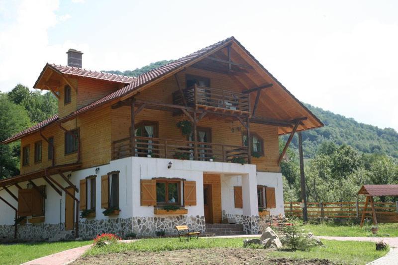 Gasthaus Maria Borlova 外观 照片