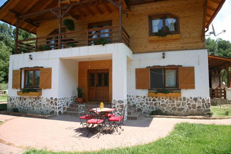 Gasthaus Maria Borlova 外观 照片