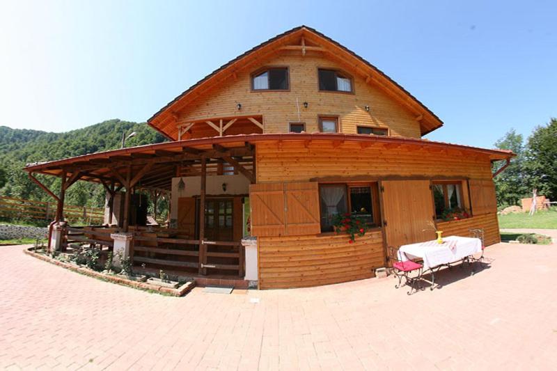 Gasthaus Maria Borlova 外观 照片