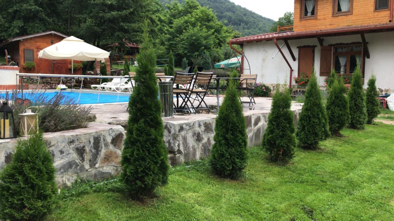 Gasthaus Maria Borlova 外观 照片